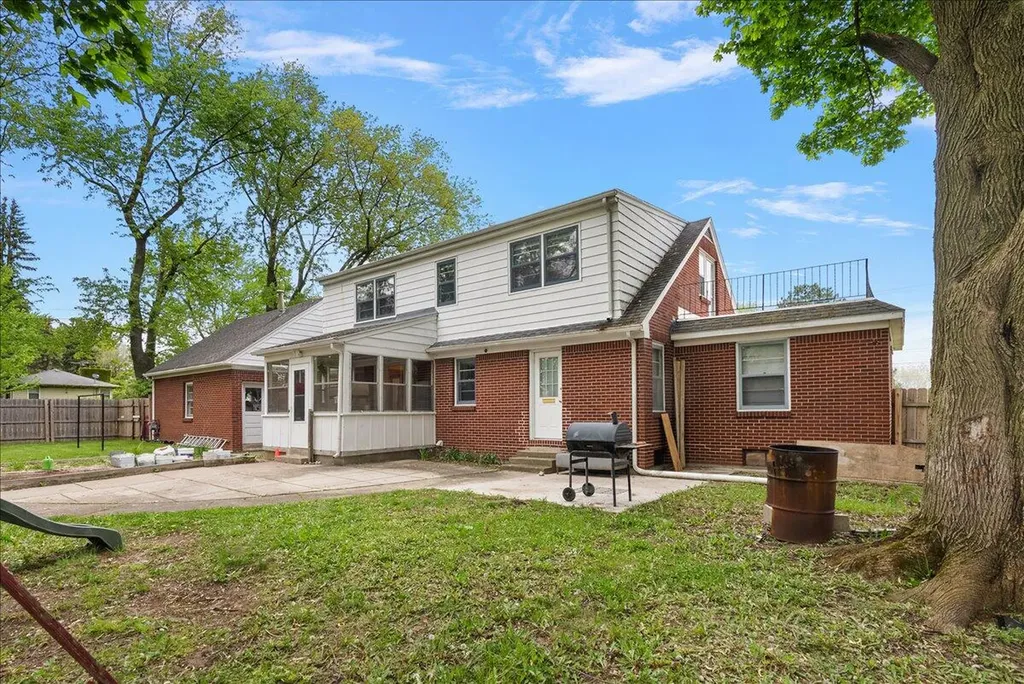 3035 E Paris Avenue SE Kentwood City MI 49512