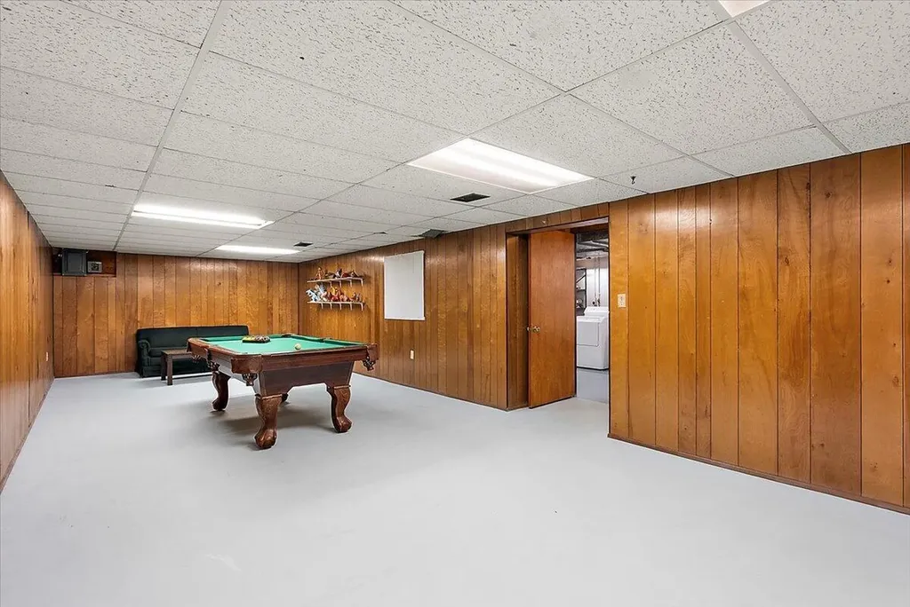 3035 E Paris Avenue SE Kentwood City MI 49512
