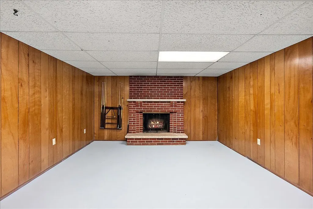3035 E Paris Avenue SE Kentwood City MI 49512