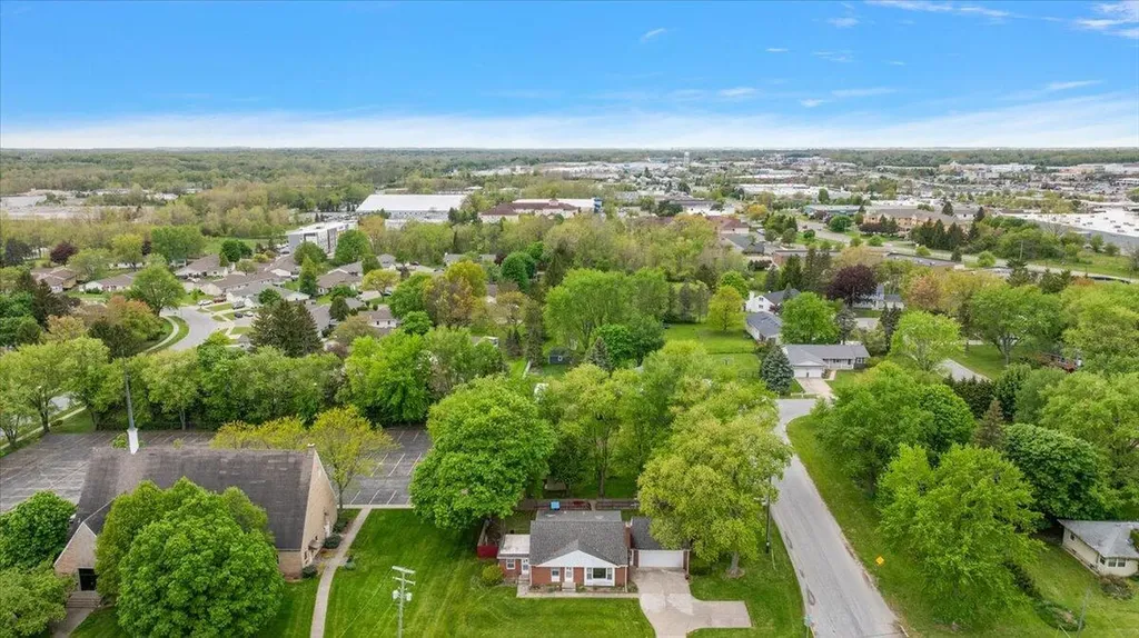 3035 E Paris Avenue SE Kentwood City MI 49512