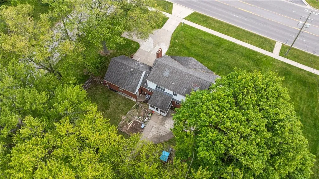 3035 E Paris Avenue SE Kentwood City MI 49512