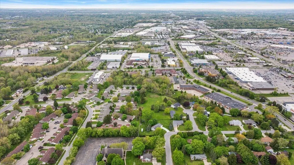 3035 E Paris Avenue SE Kentwood City MI 49512