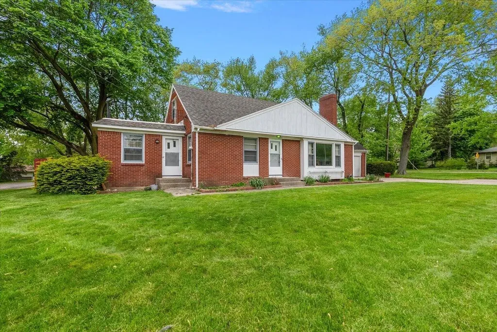 3035 E Paris Avenue SE Kentwood City MI 49512