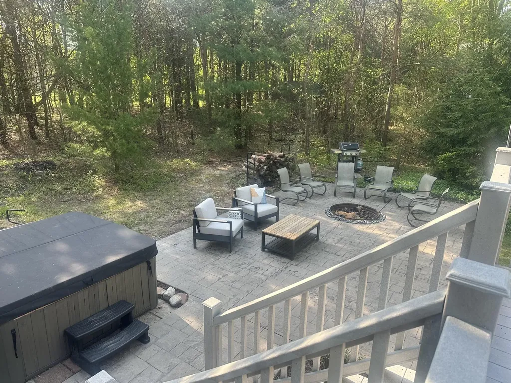 16381 Greenly Street Park Township MI 49424