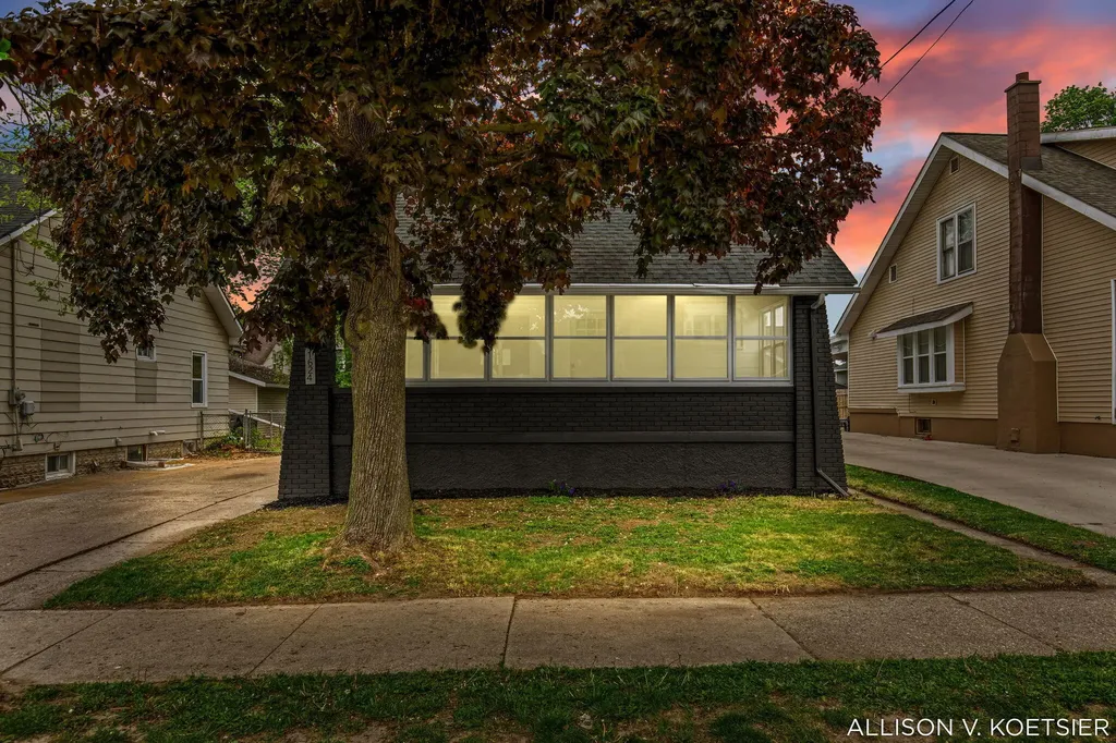 1624 Martindale Avenue SW Wyoming City MI 49509