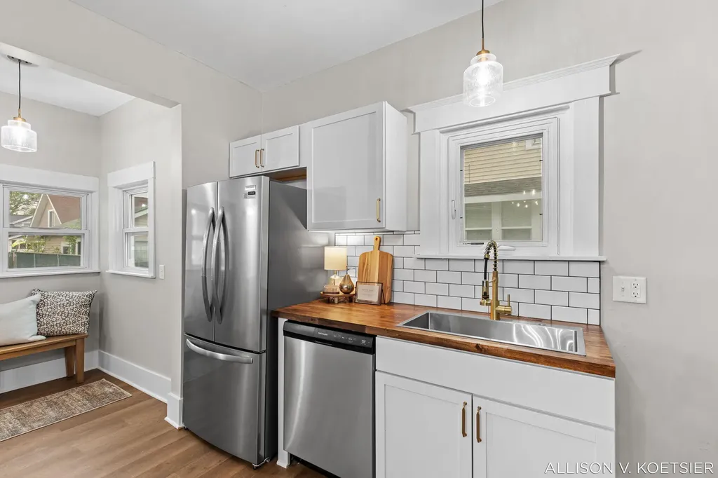 1624 Martindale Avenue SW Wyoming City MI 49509