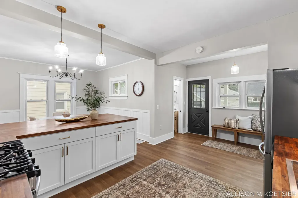 1624 Martindale Avenue SW Wyoming City MI 49509