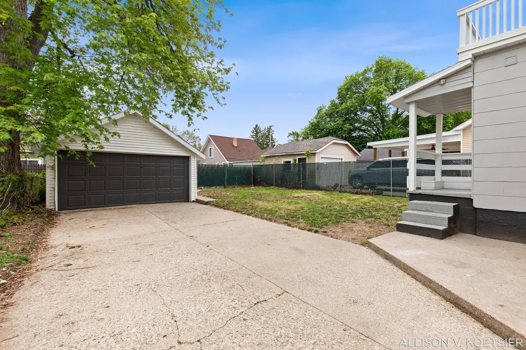 1624 Martindale Avenue SW Wyoming City MI 49509