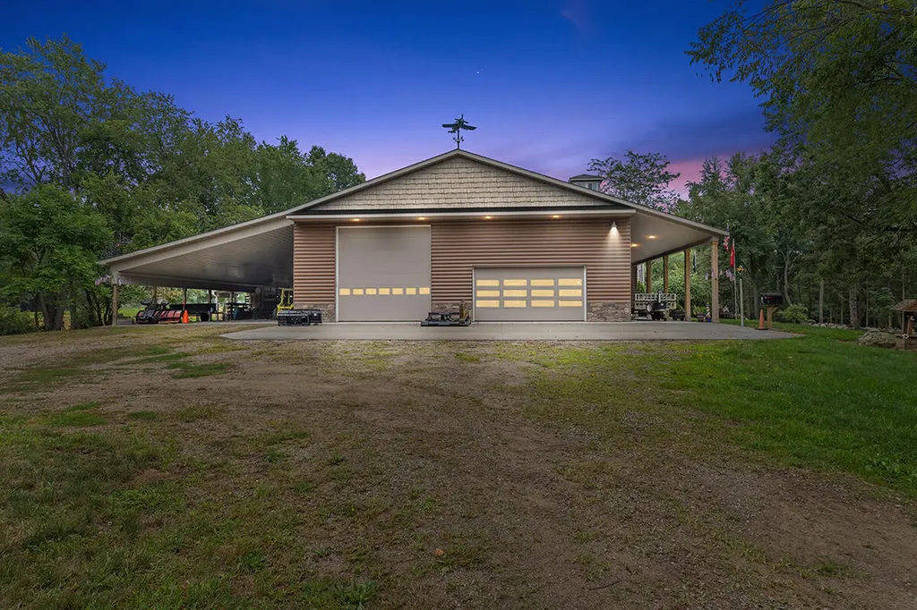 781 Hopkins Road Lyons Township MI 48851