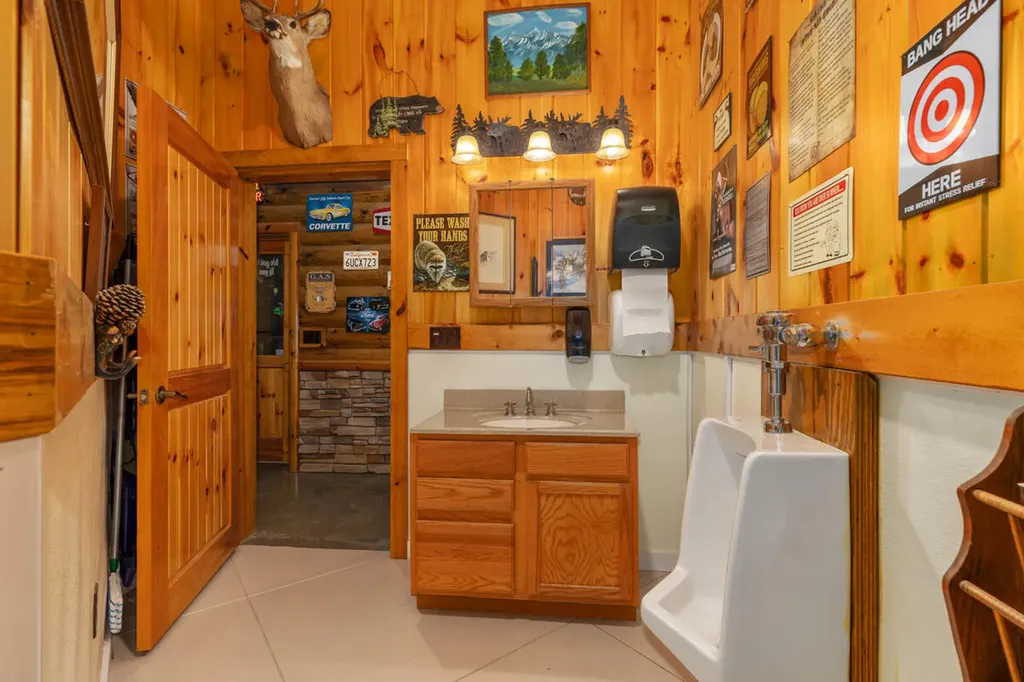781 Hopkins Road Lyons Township MI 48851