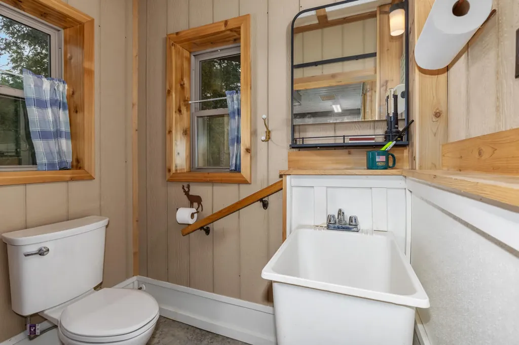 781 Hopkins Road Lyons Township MI 48851