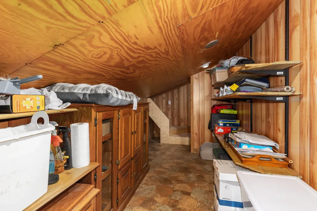781 Hopkins Road Lyons Township MI 48851