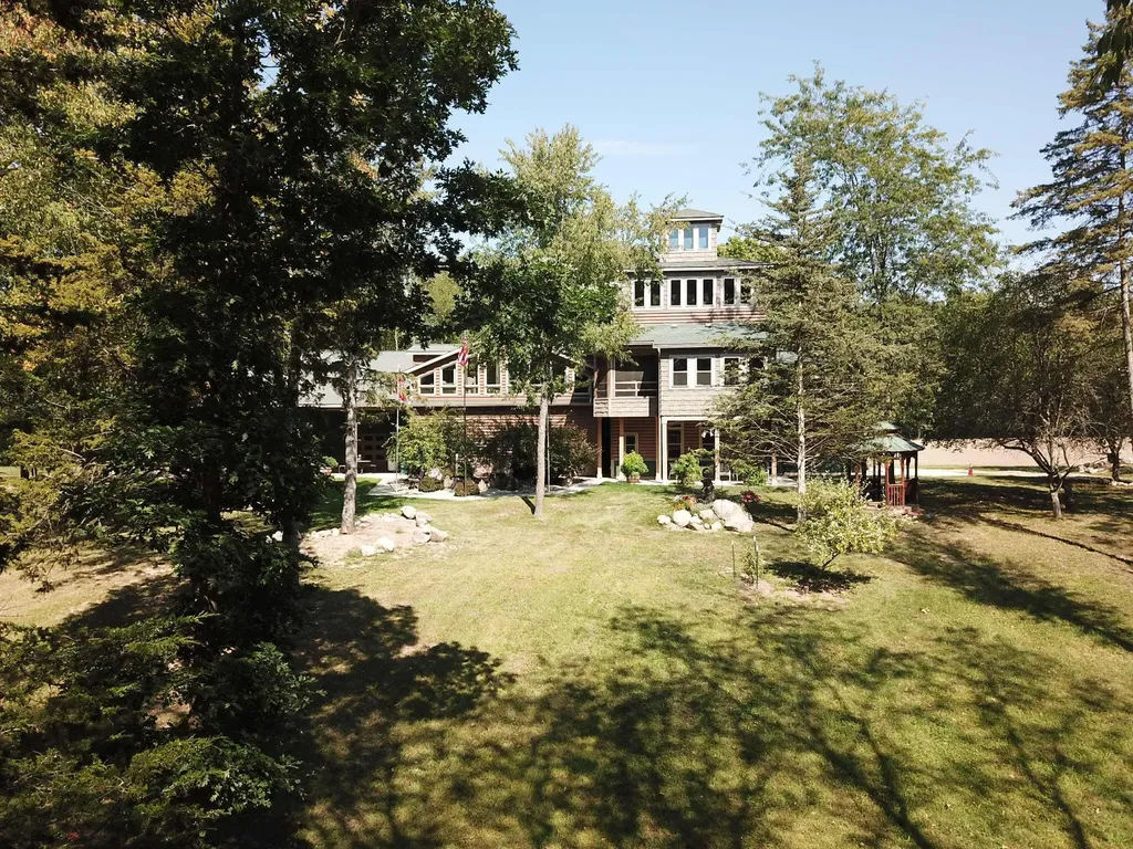 781 Hopkins Road Lyons Township MI 48851