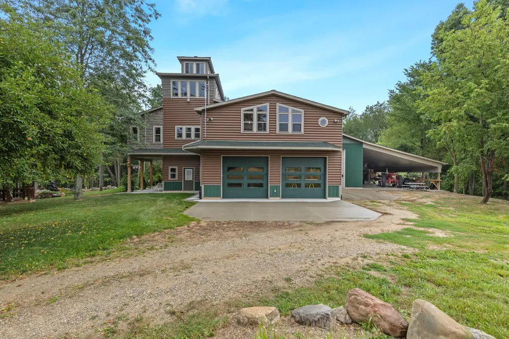 781 Hopkins Road Lyons Township MI 48851