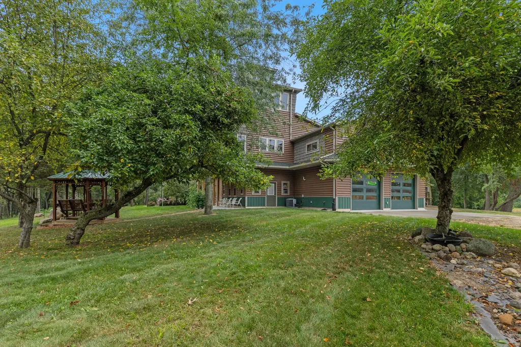 781 Hopkins Road Lyons Township MI 48851