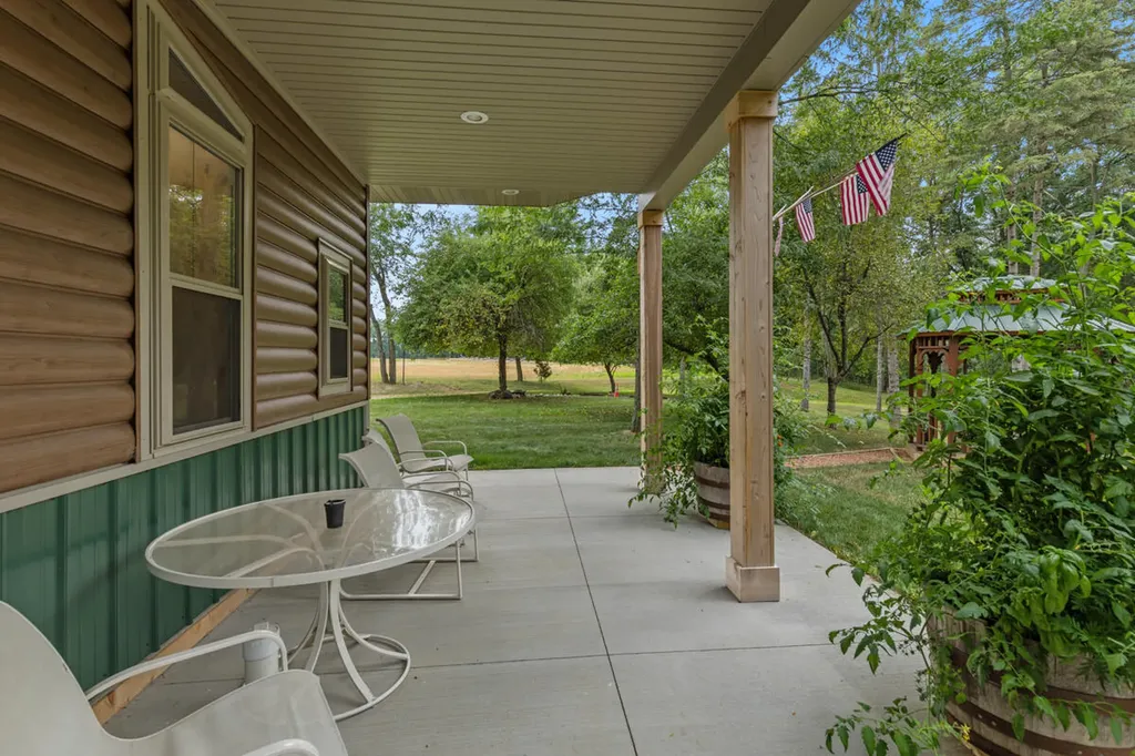 781 Hopkins Road Lyons Township MI 48851