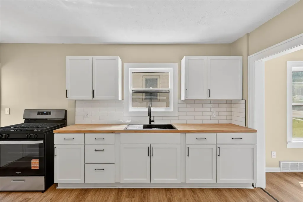 335 Dickinson Street SW Grand Rapids City MI 49507
