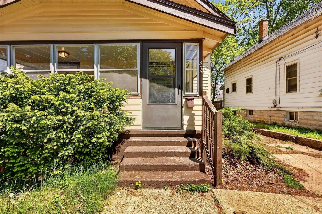 335 Dickinson Street SW Grand Rapids City MI 49507
