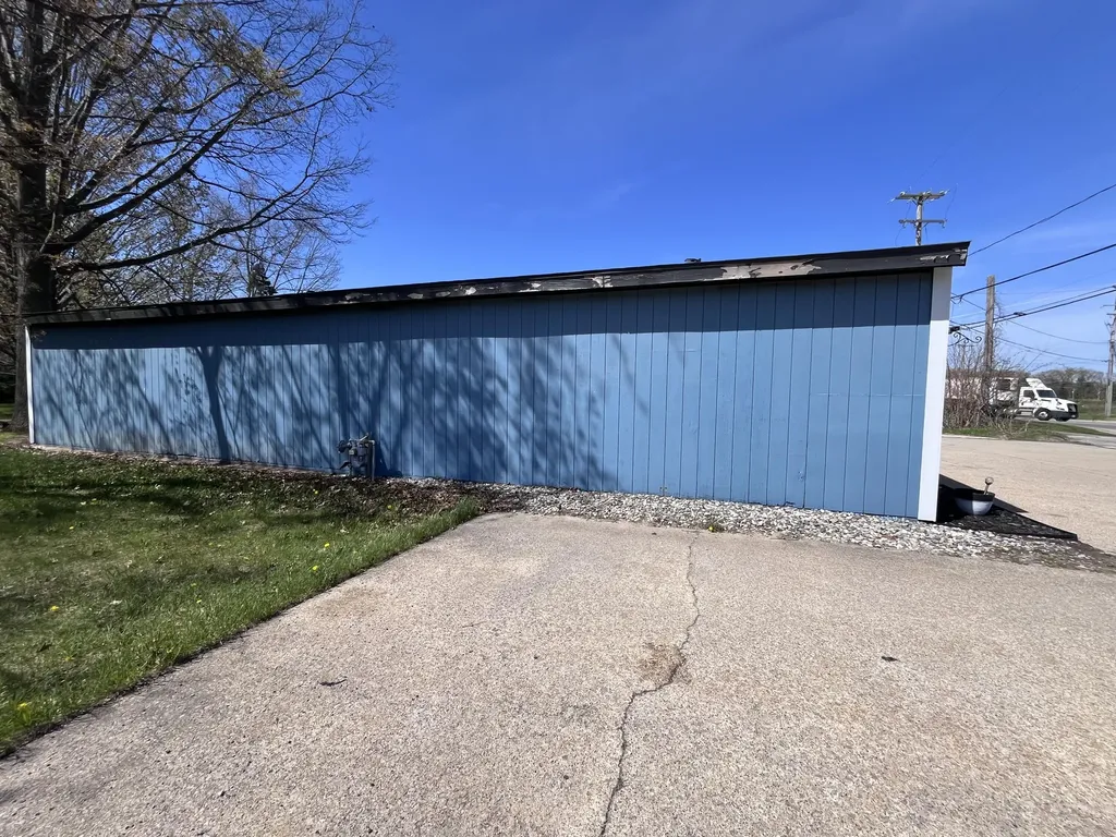 1651 E River Road Muskegon Charter Township MI 49445