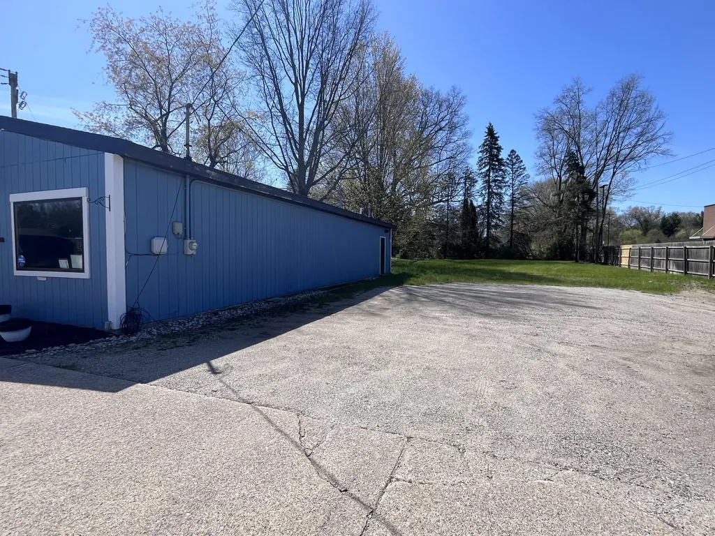 1651 E River Road Muskegon Charter Township MI 49445
