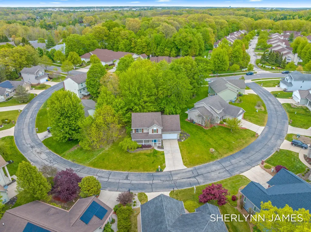 3816 Ravinewood Circle SE Grand Rapids City MI 49508