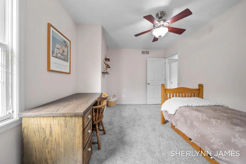 3816 Ravinewood Circle SE Grand Rapids City MI 49508