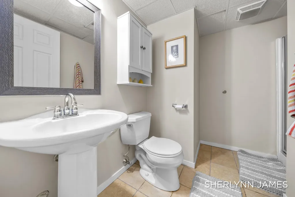 3816 Ravinewood Circle SE Grand Rapids City MI 49508