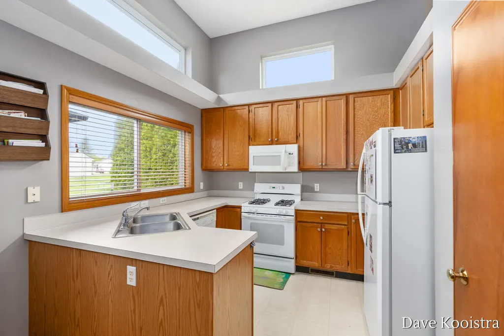 5757 E Grove Drive SE Kentwood City MI 49512