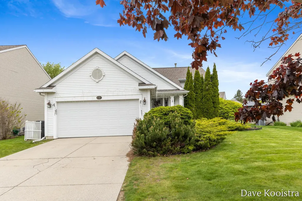5757 E Grove Drive SE Kentwood City MI 49512