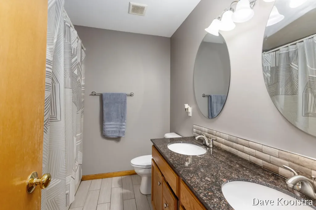 5757 E Grove Drive SE Kentwood City MI 49512