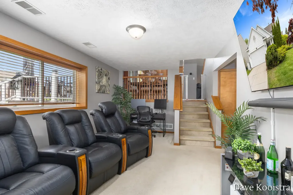 5757 E Grove Drive SE Kentwood City MI 49512