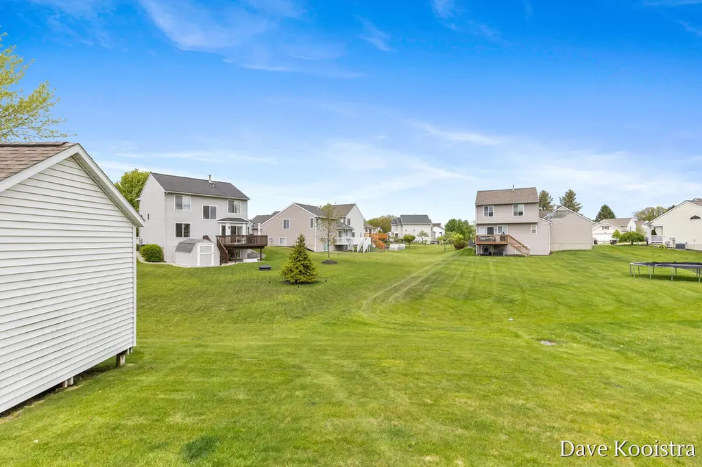 5757 E Grove Drive SE Kentwood City MI 49512