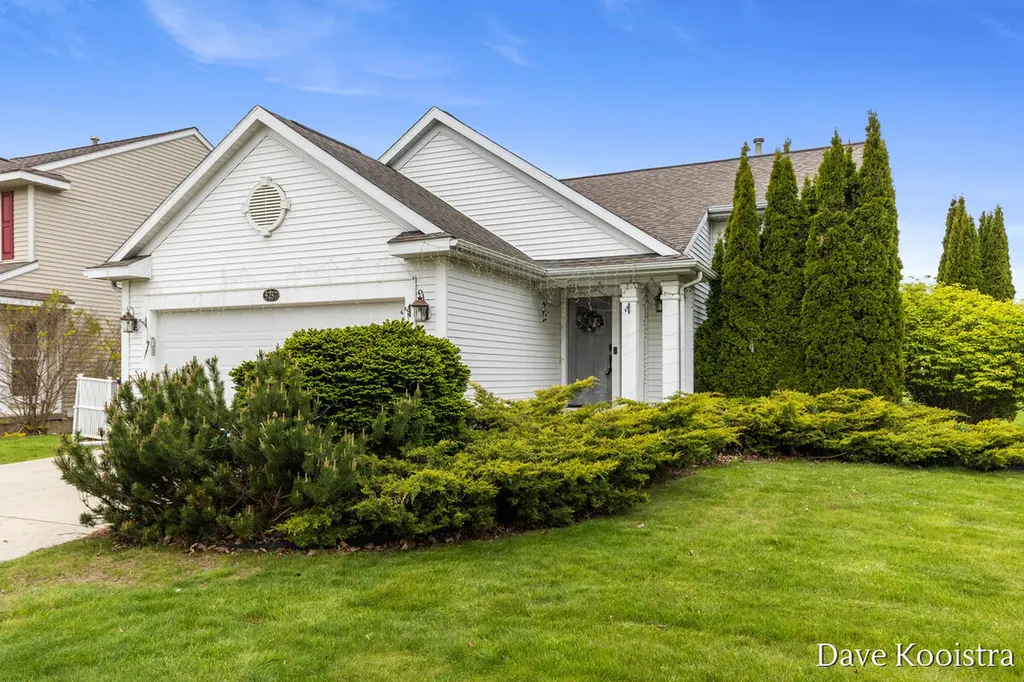 5757 E Grove Drive SE Kentwood City MI 49512