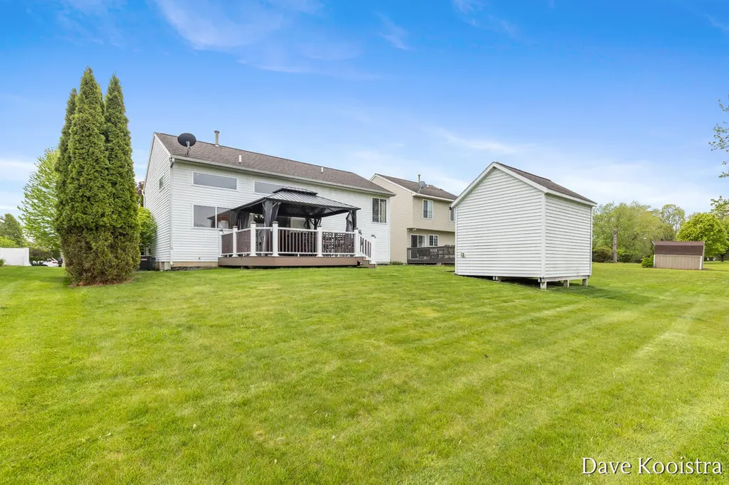 5757 E Grove Drive SE Kentwood City MI 49512