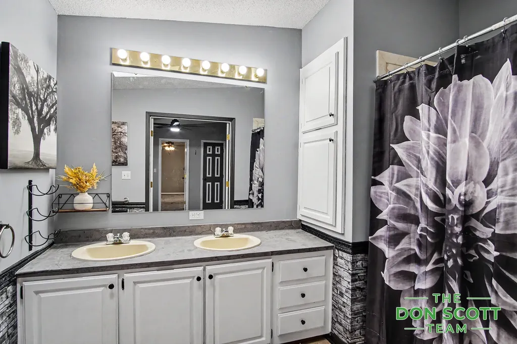 3605 Lo-al Drive Ravenna Village MI 49451