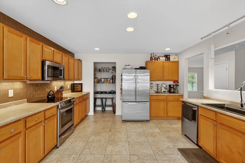 2110 Kensington Park Circle Holland City MI 49423