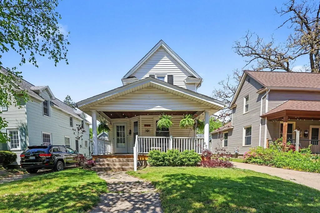 749 Lockwood Street NE Grand Rapids City MI 49503