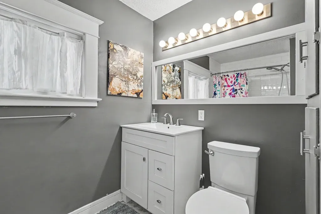 749 Lockwood Street NE Grand Rapids City MI 49503