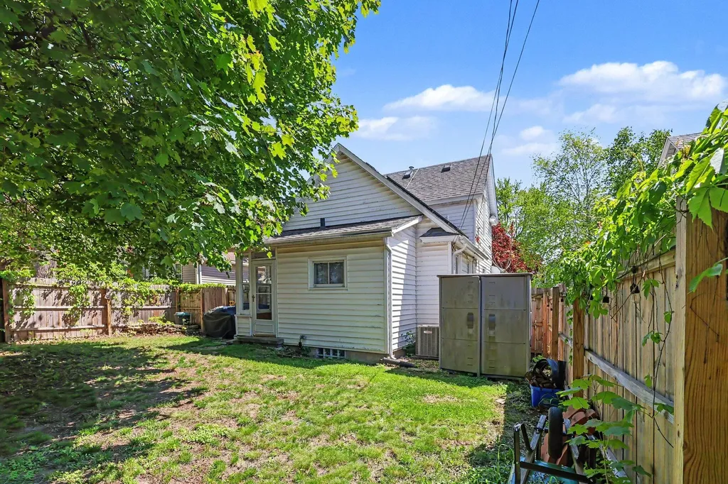 749 Lockwood Street NE Grand Rapids City MI 49503