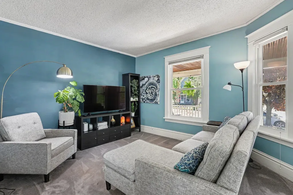 749 Lockwood Street NE Grand Rapids City MI 49503