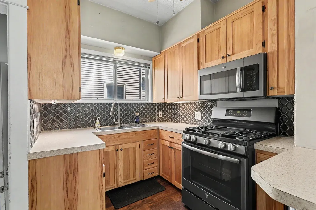 749 Lockwood Street NE Grand Rapids City MI 49503
