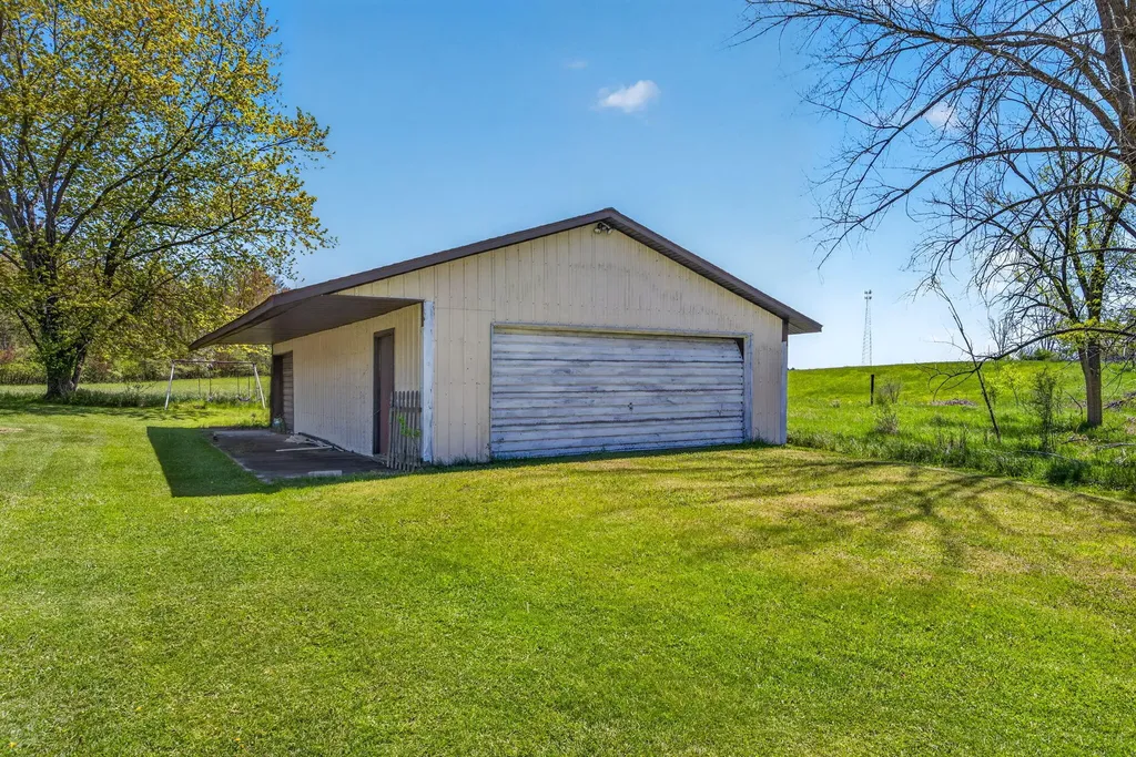 19380 E Chippewa Drive Chippewa Township MI 49342