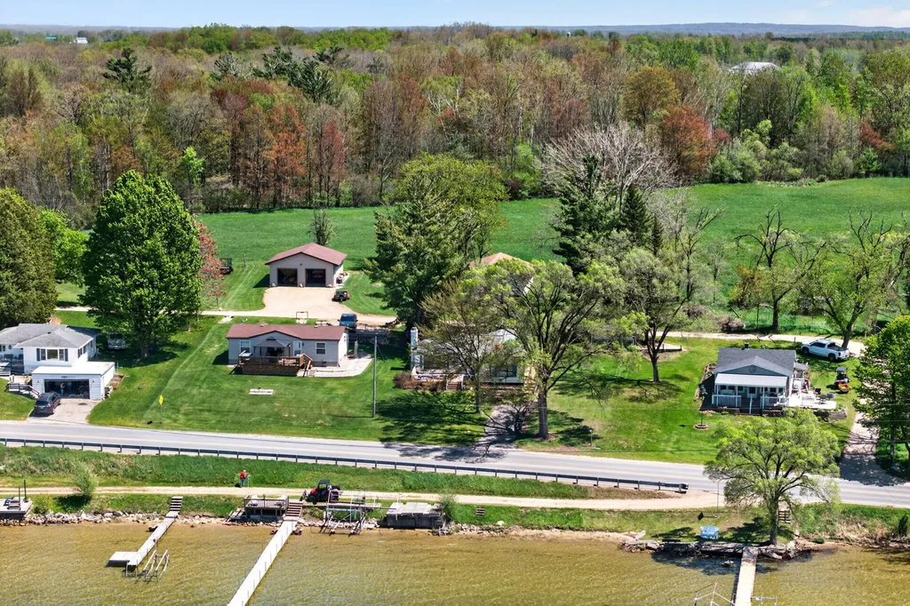 19380 E Chippewa Drive Chippewa Township MI 49342