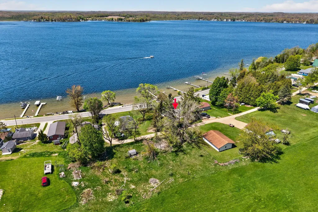 19380 E Chippewa Drive Chippewa Township MI 49342