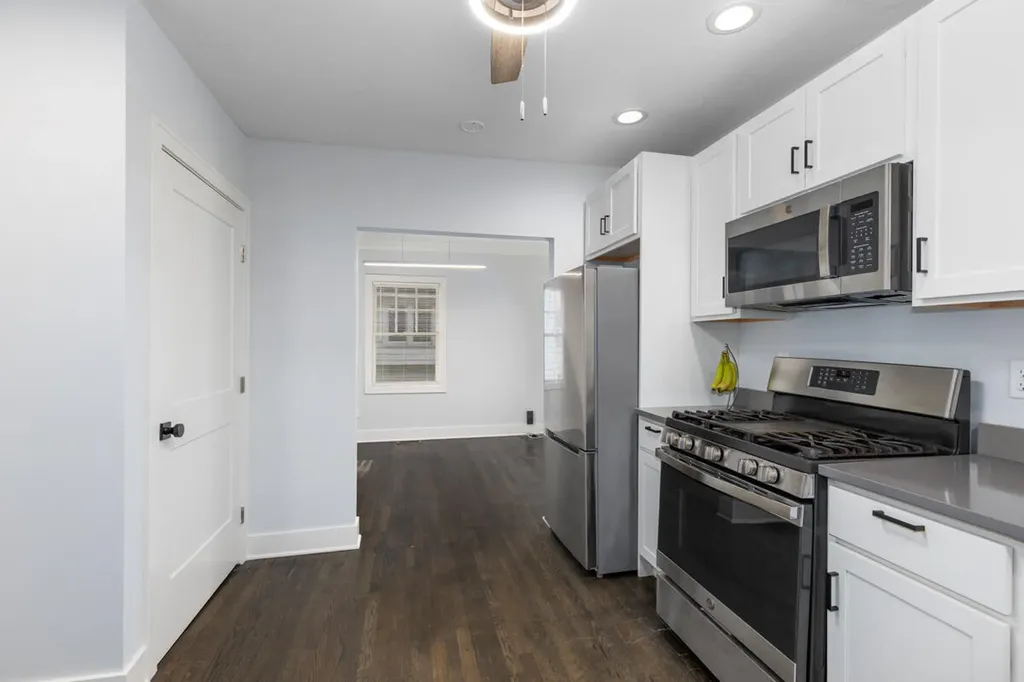 1816 Todd Avenue Lansing City MI 48910