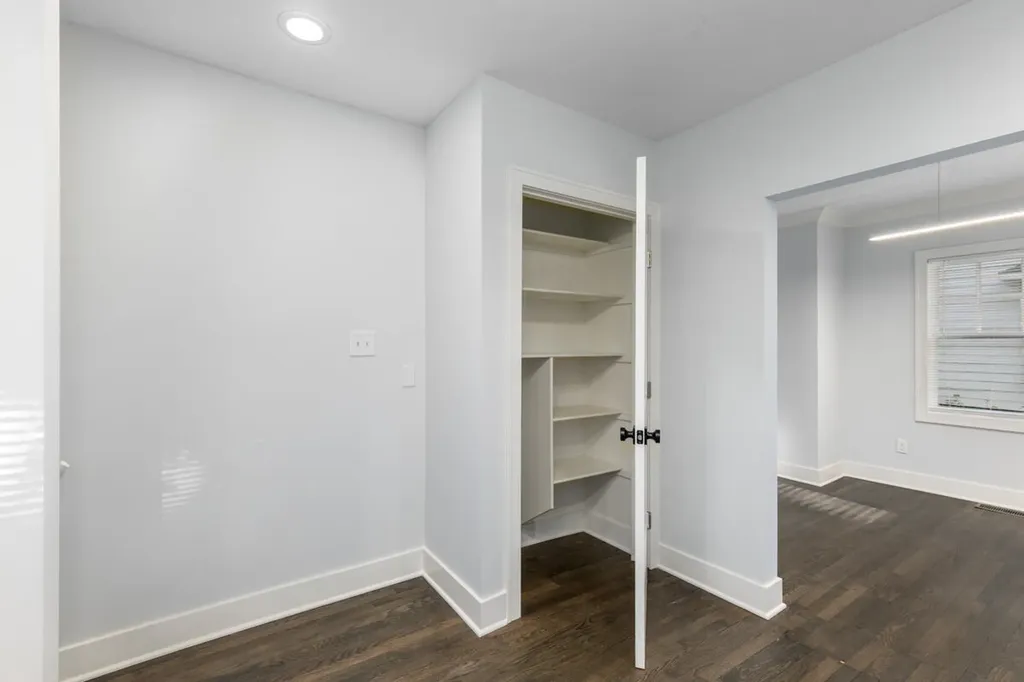 1816 Todd Avenue Lansing City MI 48910
