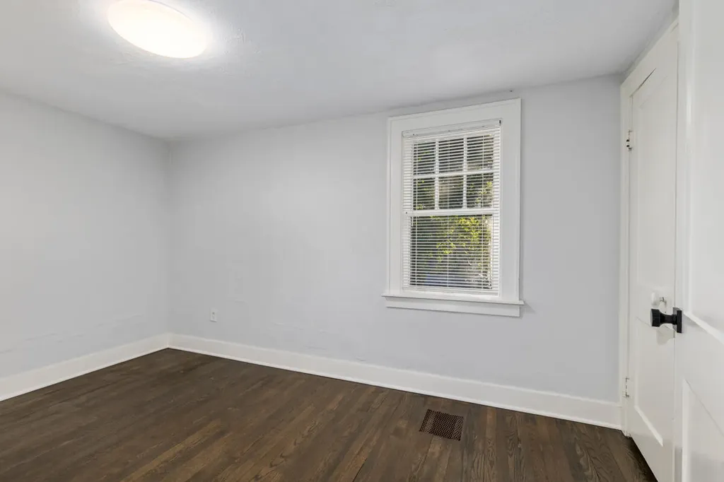 1816 Todd Avenue Lansing City MI 48910