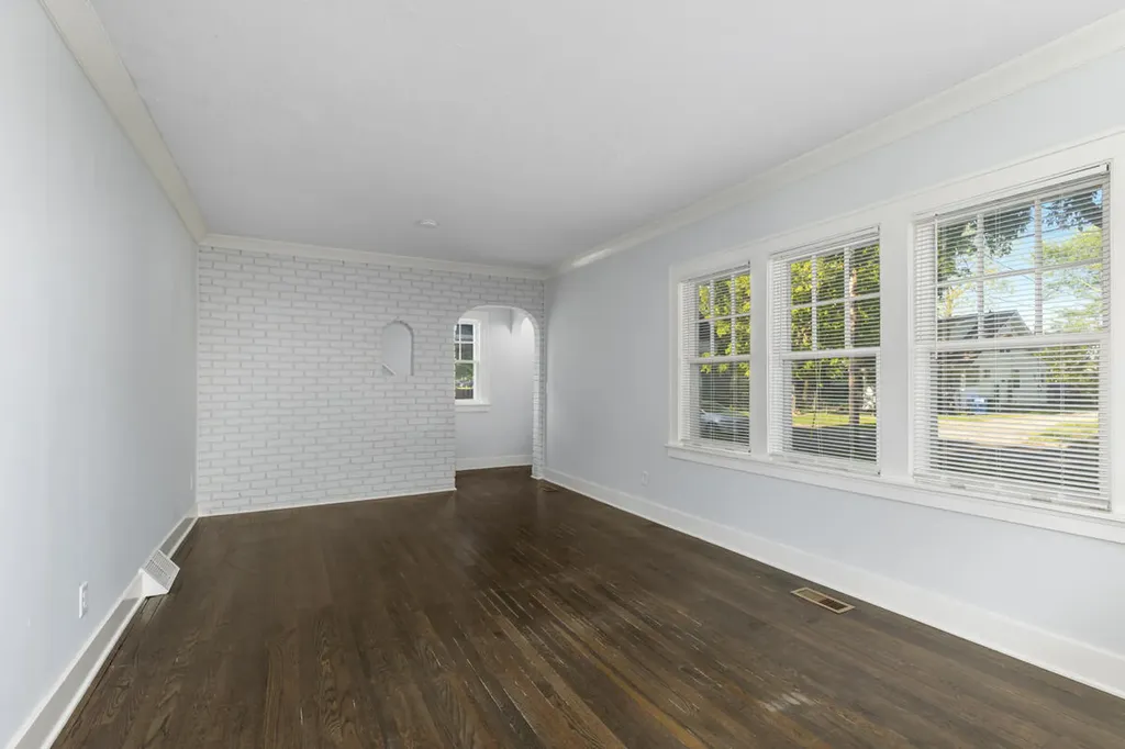1816 Todd Avenue Lansing City MI 48910