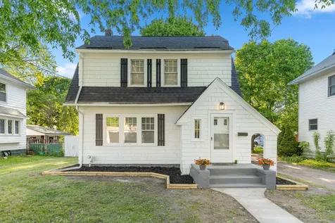 1816 Todd Avenue Lansing City MI 48910