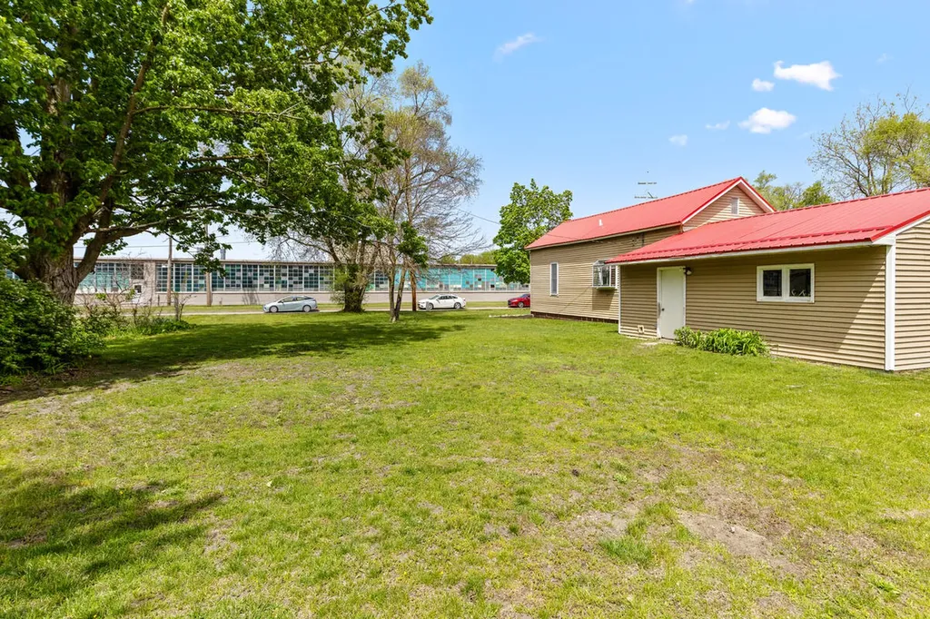 156 W Beech Street NE Cedar Springs City MI 49319